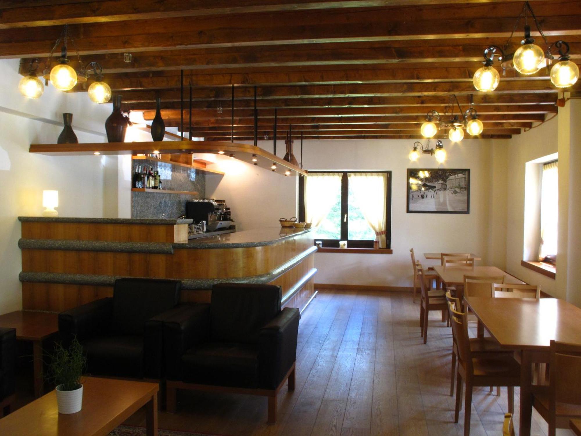Casa Alpina Don Guanella Acomodação com café da manhã Macugnaga Exterior foto