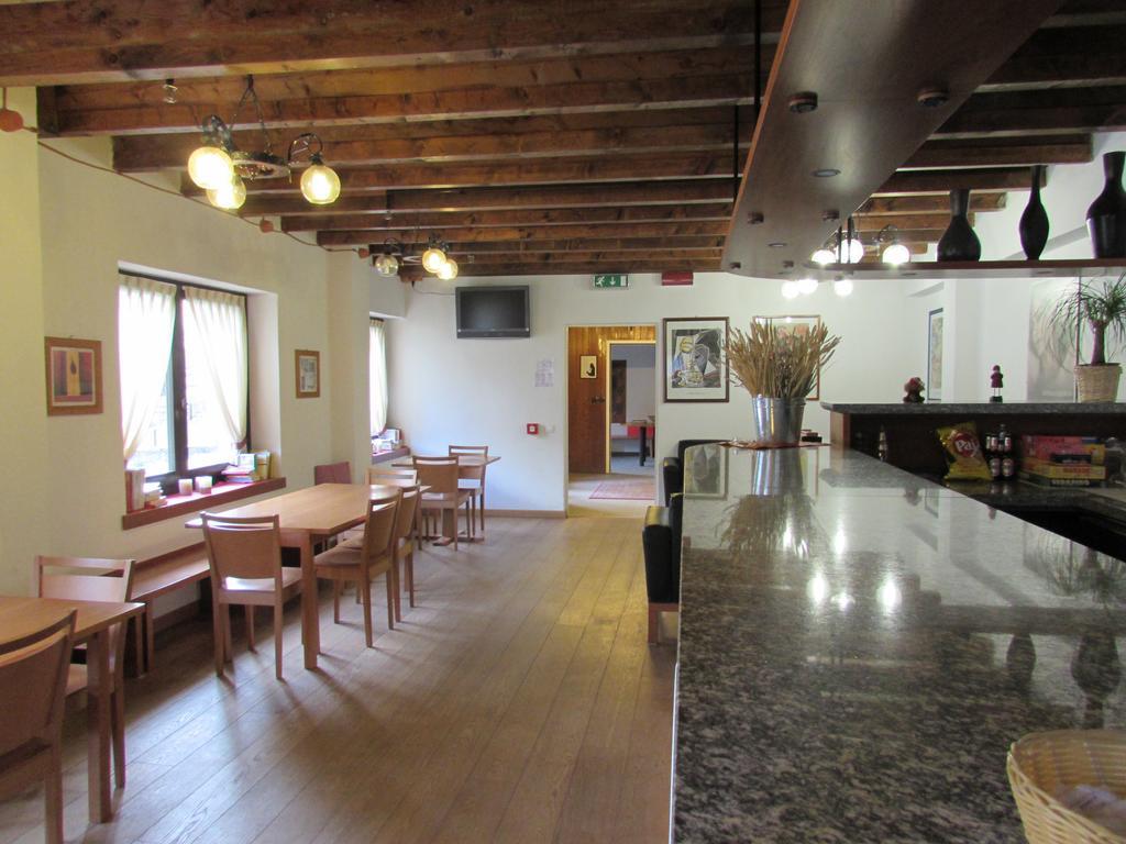 Casa Alpina Don Guanella Acomodação com café da manhã Macugnaga Exterior foto